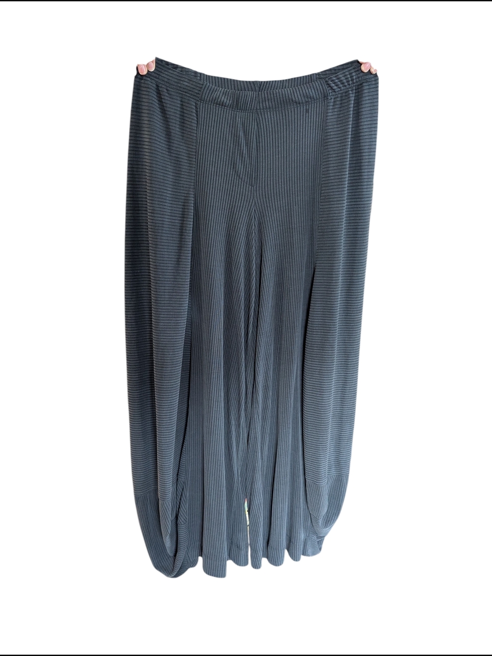 Alembika Women's Wide-Leg Ribbed Palazzo Pants in Charcoal - Picture 10 of 17